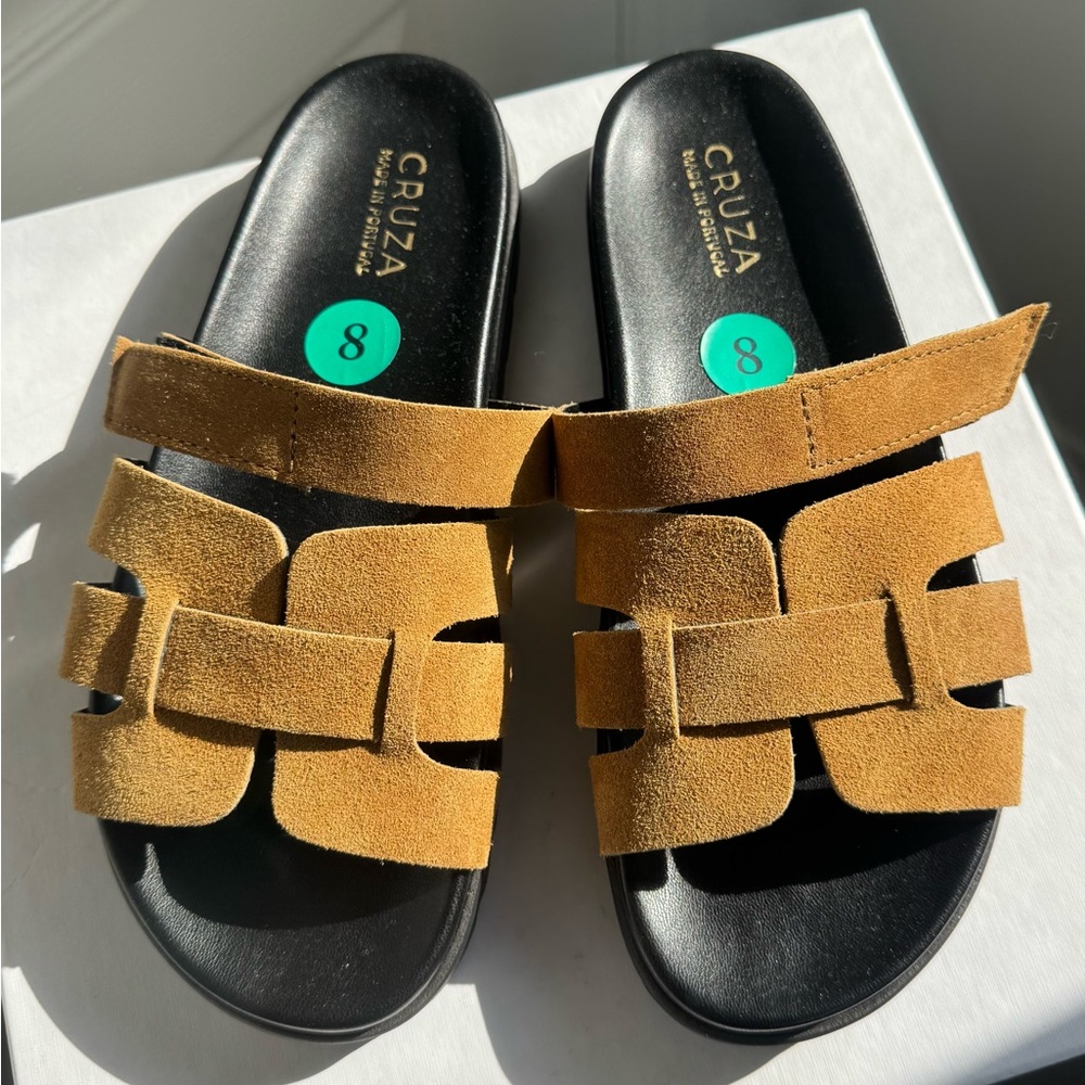 Women's Tan Suede Sandals NWOT